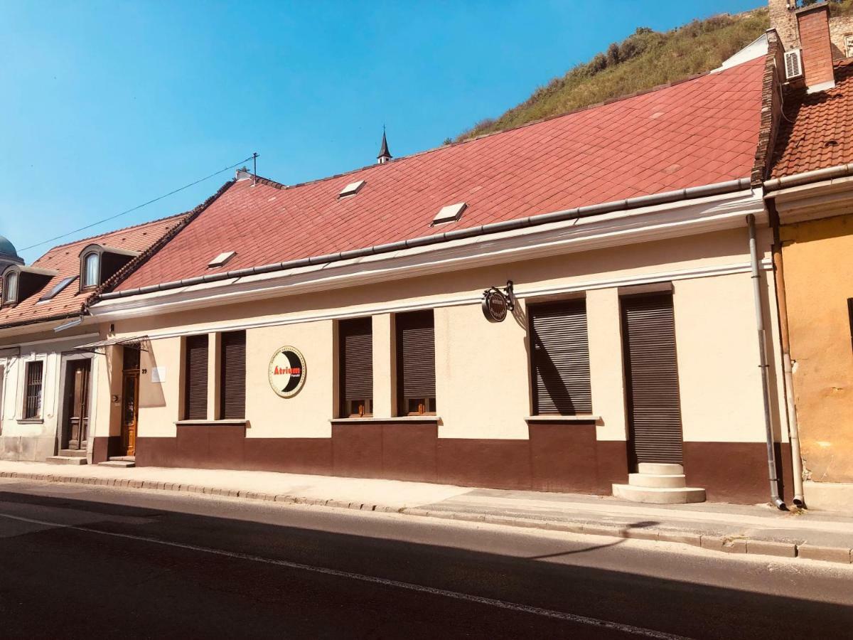 Hotel Atrium Panzio Esztergom Exterior foto